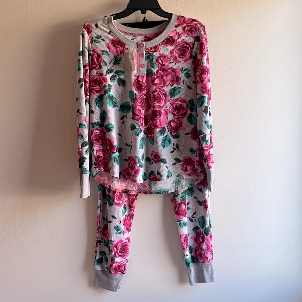 NWT Betsey Johnson gray roses pajama set